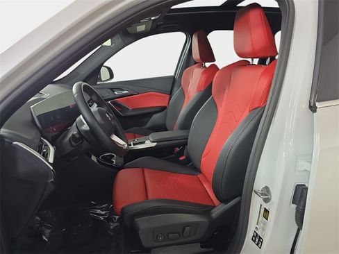 Used 2025 BMW X1 xDrive28i w/ Convenience Package image 18