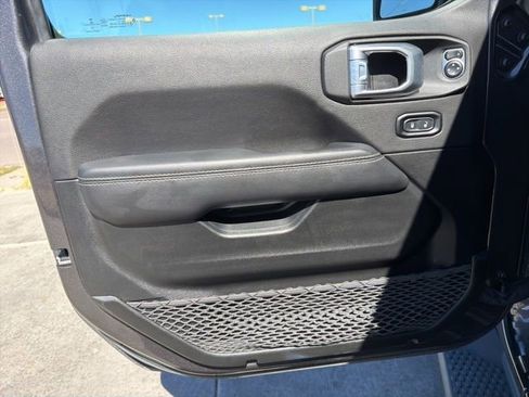 Used 2022 Jeep Wrangler Unlimited Sahara w/ Cold Weather Group image 14