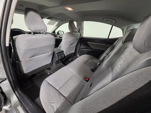 Used 2025 Toyota Camry LE w/ Convenience Package image 20