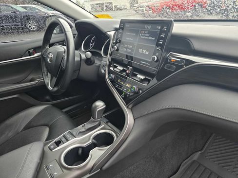 Used 2024 Toyota Camry XLE image 11