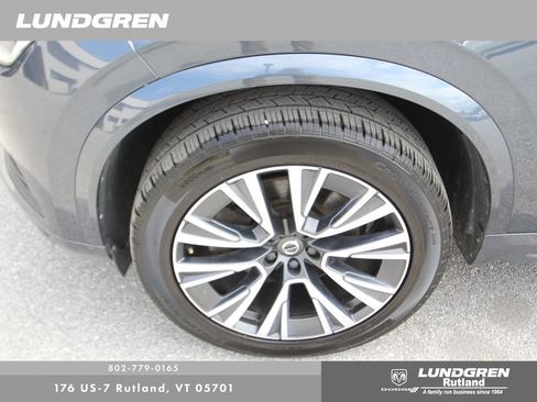 Used 2022 Volvo XC90 T5 Momentum w/ Climate Package AWD/4WD image 16