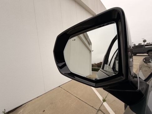 New 2026 GMC Yukon AT4 w/ AT4 Premium Plus Package image 5