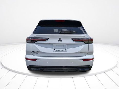 New 2026 Mitsubishi Outlander LE FWD image 4