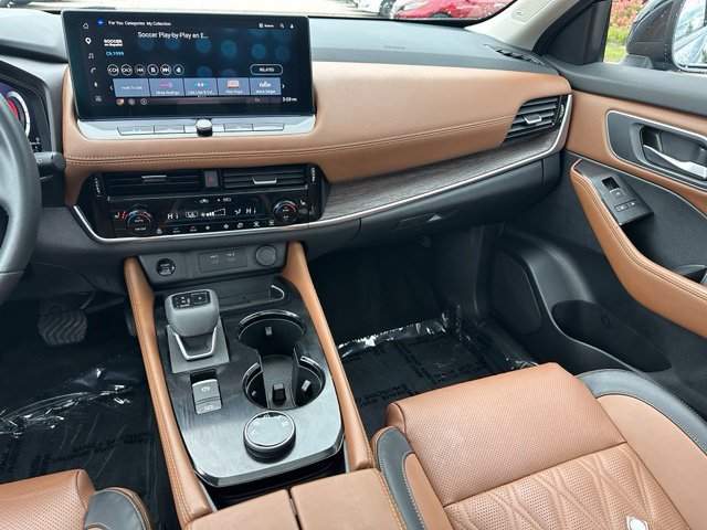 Used 2024 Nissan Rogue Platinum w/ Platinum Premium Package AWD/4WD image 21