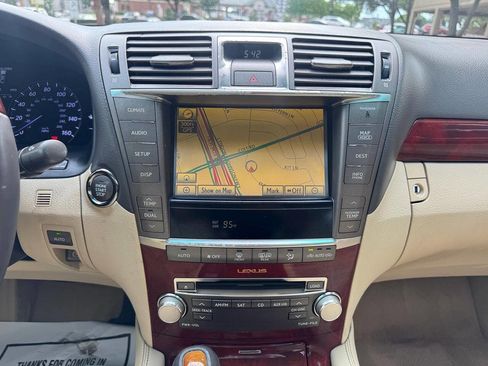 Used 2011 Lexus LS 460 w/ Comfort Pkg RWD image 19