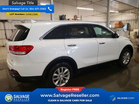 Used 2016 Kia Sorento FWD w/ LX Convenience Package image 4