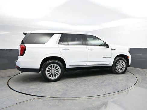 Used 2022 GMC Yukon SLT w/ SLT Luxury Package image 10