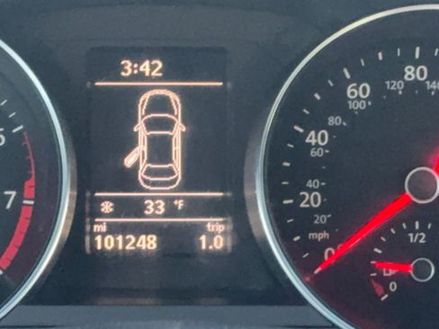 Used 2017 Volkswagen Jetta SE image 13