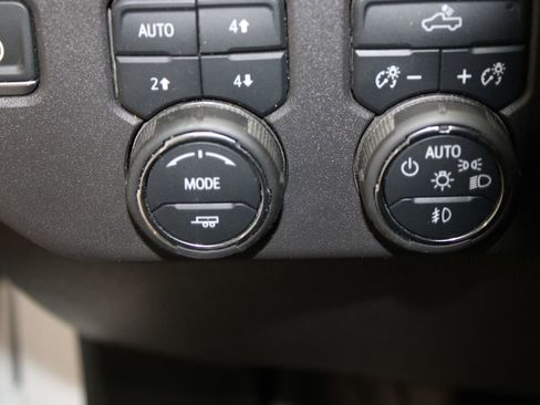 Used 2024 Chevrolet Silverado 1500 LT Trail Boss w/ Convenience Package II image 23