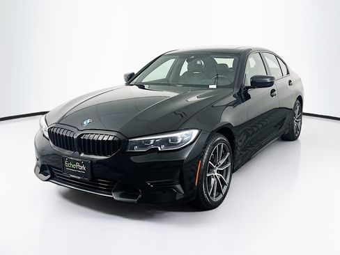 Used 2022 BMW 330i xDrive Sedan w/ Driving Assistance Package AWD/4WD image 3