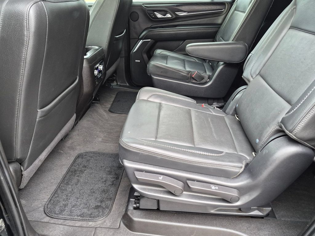 Used 2021 GMC Yukon XL Denali w/ Advanced Technology Package AWD/4WD image 18
