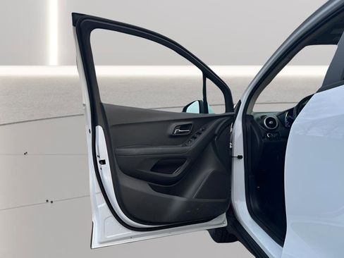 Used 2016 Chevrolet Trax LS image 18