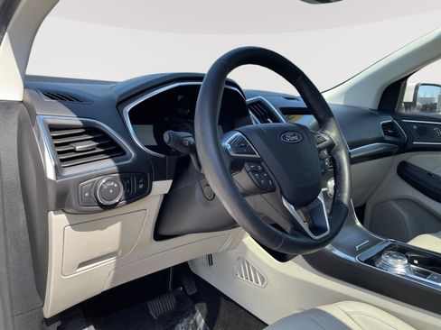 Used 2019 Ford Edge Titanium w/ Equipment Group 301A AWD/4WD image 21