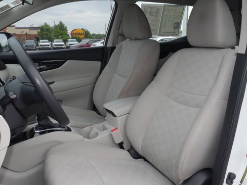 Used 2020 Nissan Rogue Sport SV FWD image 30