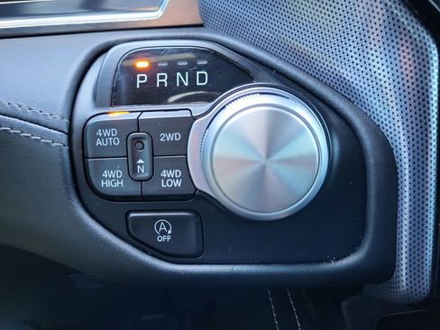 Used 2020 RAM 1500 Limited w/ Black Appearance Package AWD/4WD image 22