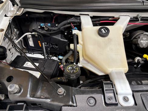 Used 2017 Chevrolet Express 3500 RWD image 19