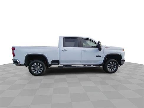 Certified 2025 Chevrolet Silverado 2500 LT w/ Texas Edition image 9