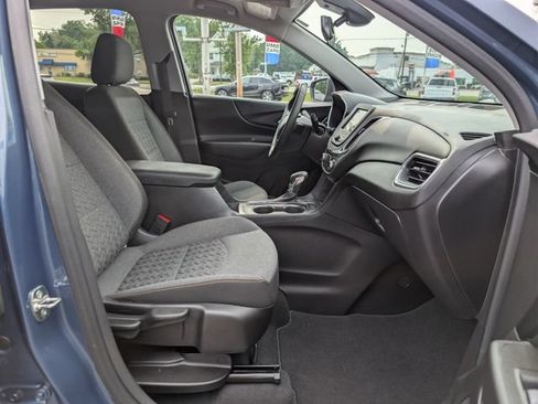 Used 2024 Chevrolet Equinox LT FWD image 12