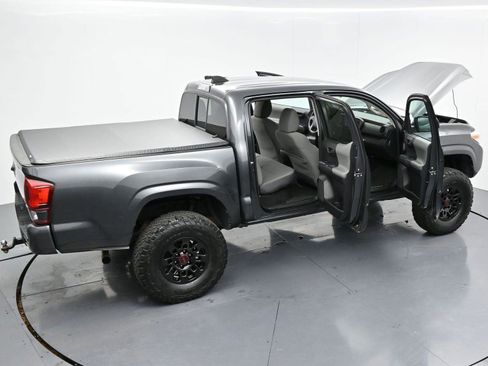 Used 2020 Toyota Tacoma TRD Sport image 37