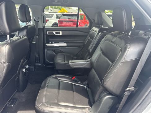 Used 2023 Ford Explorer XLT w/ Equipment Group 202A AWD/4WD image 17