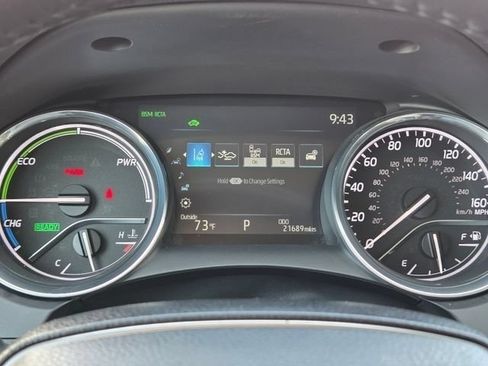 Used 2020 Toyota Camry XLE FWD image 31