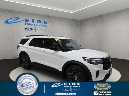 Used 2025 Ford Explorer ST AWD/4WD image 1