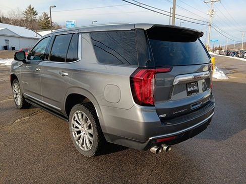 Used 2022 GMC Yukon Denali w/ Denali Premium Package image 25