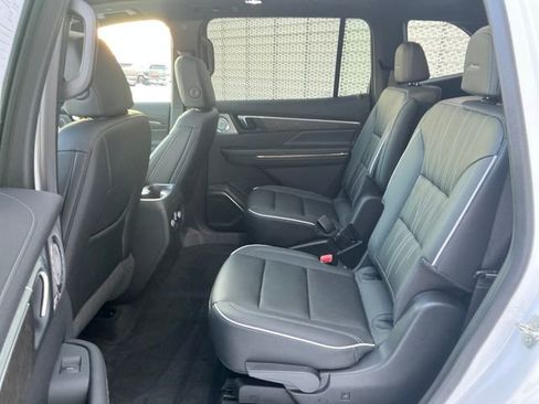 Used 2025 Buick Enclave Avenir w/ Trailering Package, 5000 lbs. image 24