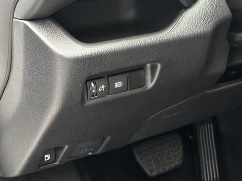 Used 2024 Toyota RAV4 XLE AWD/4WD image 15