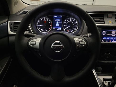 Used 2019 Nissan Sentra SR image 22