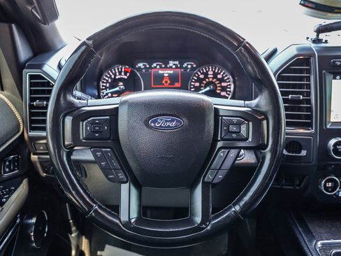Used 2018 Ford Expedition Limited w/ Equipment Group 302A AWD/4WD image 16