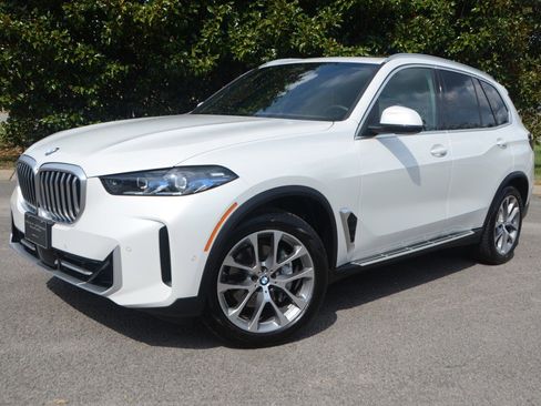 Used 2025 BMW X5 xDrive40i w/ Climate Comfort Package image 6