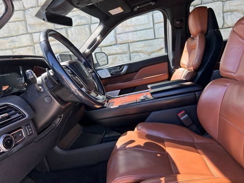 Used 2021 Lincoln Navigator Reserve AWD/4WD image 8