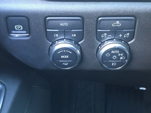 Used 2024 GMC Sierra 1500 Elevation image 19