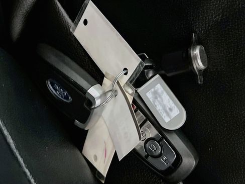 Used 2018 Ford Explorer XLT w/ Equipment Group 202A AWD/4WD image 36