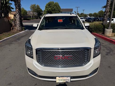 Used 2015 GMC Yukon Denali w/ Touring Package AWD/4WD image 3