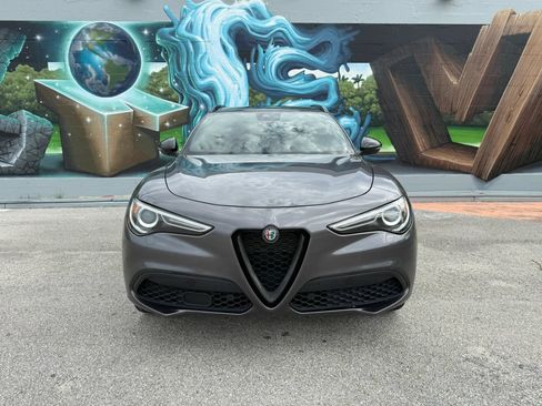 Used 2022 Alfa Romeo Stelvio Veloce AWD/4WD image 3