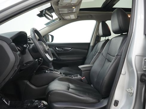 Used 2018 Nissan Rogue SL w/ Premium Package AWD/4WD image 24
