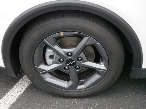 Used 2025 Kia K4 FWD image 15