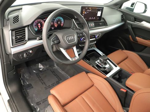 Used 2025 Audi Q5 Prestige w/ Prestige Package image 15