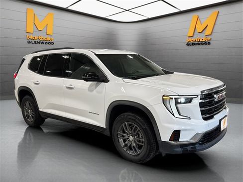 Used 2025 GMC Acadia Elevation image 3