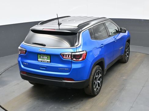 Used 2025 Jeep Compass Limited image 35