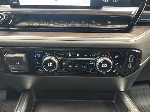 New 2026 GMC Sierra 1500 SLT w/ SLT Premium Plus Package AWD/4WD image 17