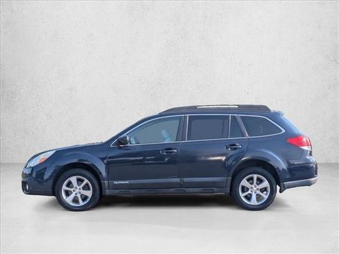 Used 2014 Subaru Outback 2.5i Limited w/ Moonroof Package AWD/4WD image 9