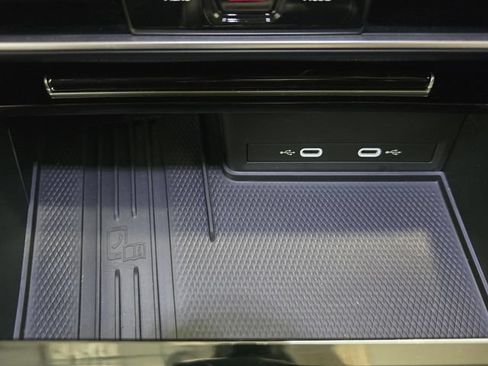 Used 2025 Volkswagen Atlas SEL AWD/4WD image 19