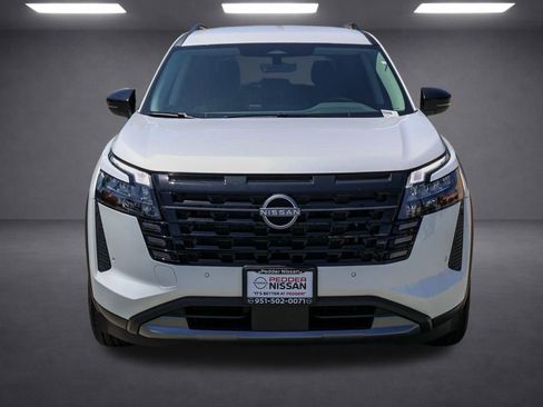 New 2026 Nissan Pathfinder SL FWD image 9