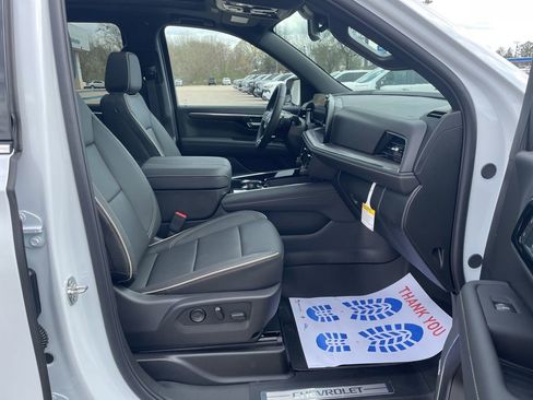 New 2026 Chevrolet Suburban Premier w/ Sun And Tow Package image 31