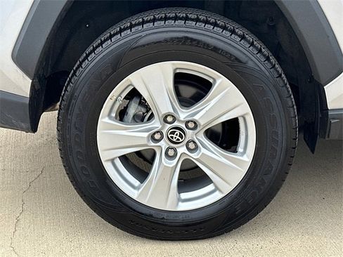 Certified 2021 Toyota RAV4 LE image 7