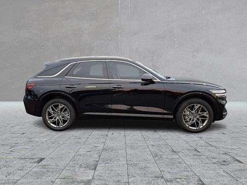 Certified 2024 Genesis GV70 2.5T AWD/4WD image 7