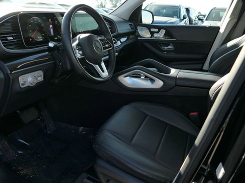 Used 2023 Mercedes-Benz GLS 450 4MATIC image 12